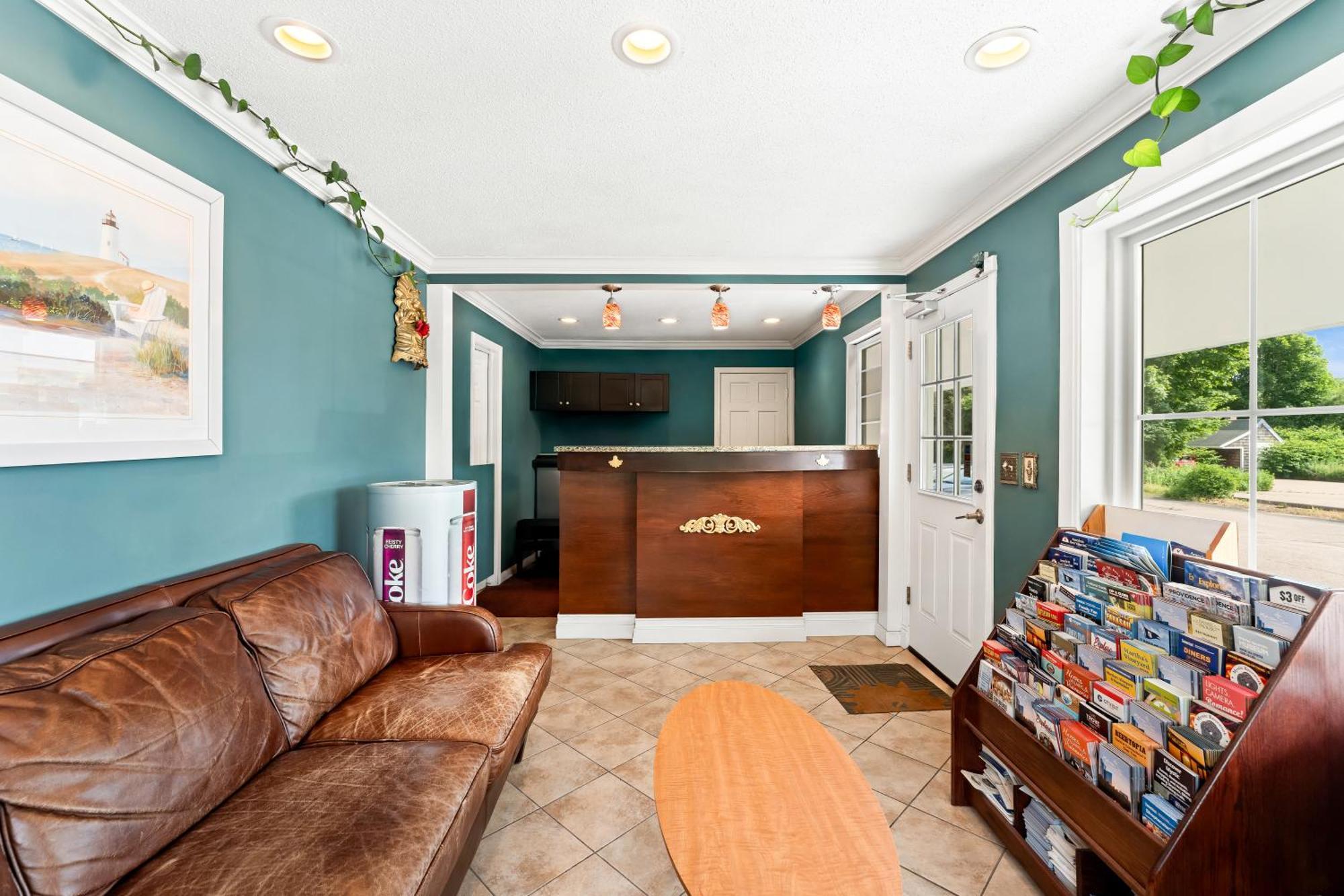 Americas Best Value Inn Stonington Mystic Экстерьер фото