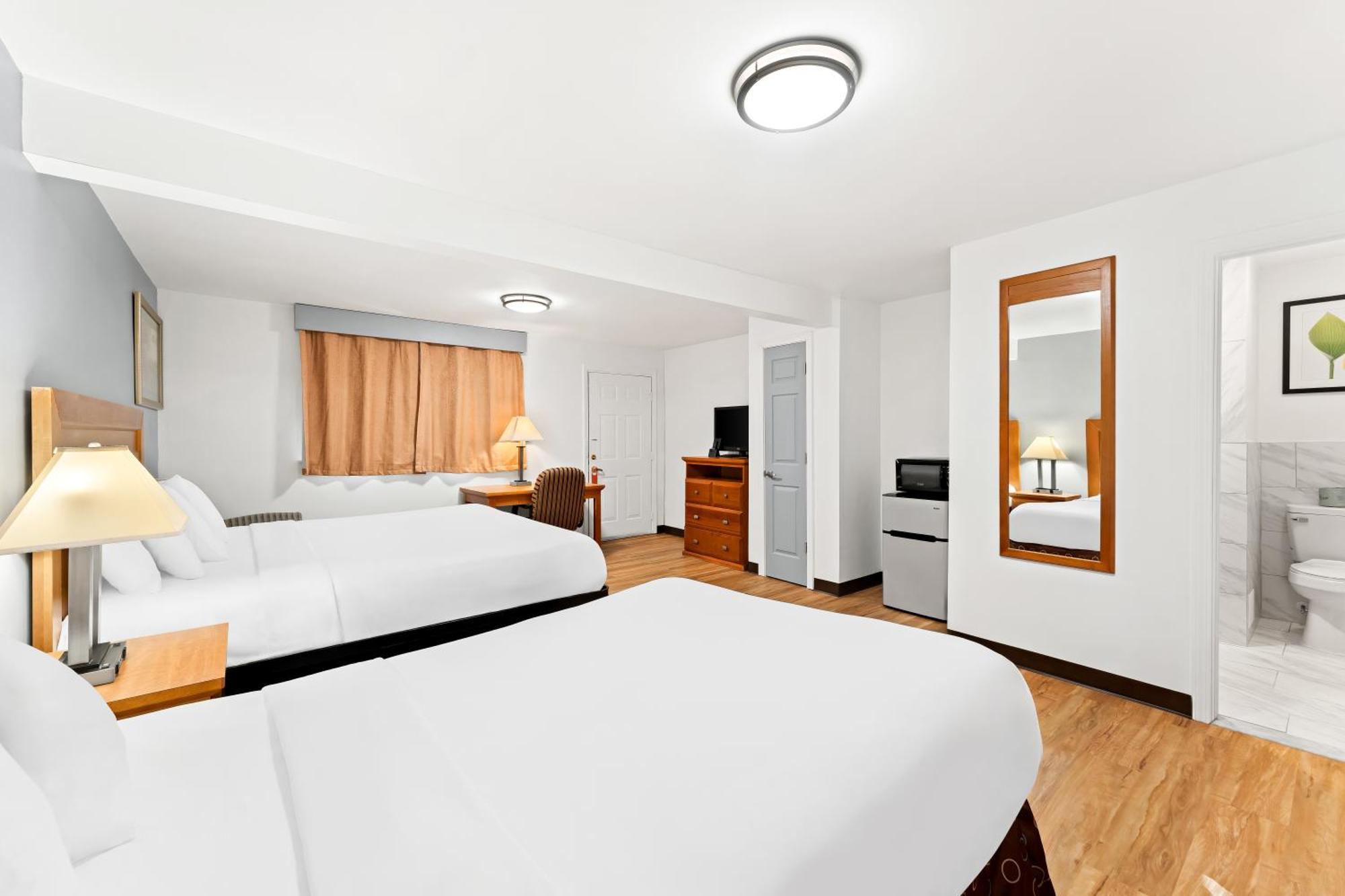 Americas Best Value Inn Stonington Mystic Экстерьер фото